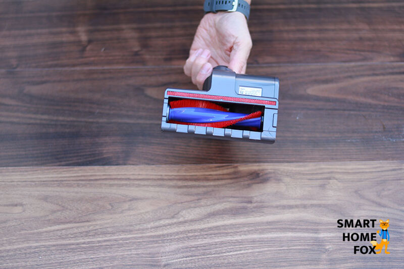 Die Mini-Elektrobürste